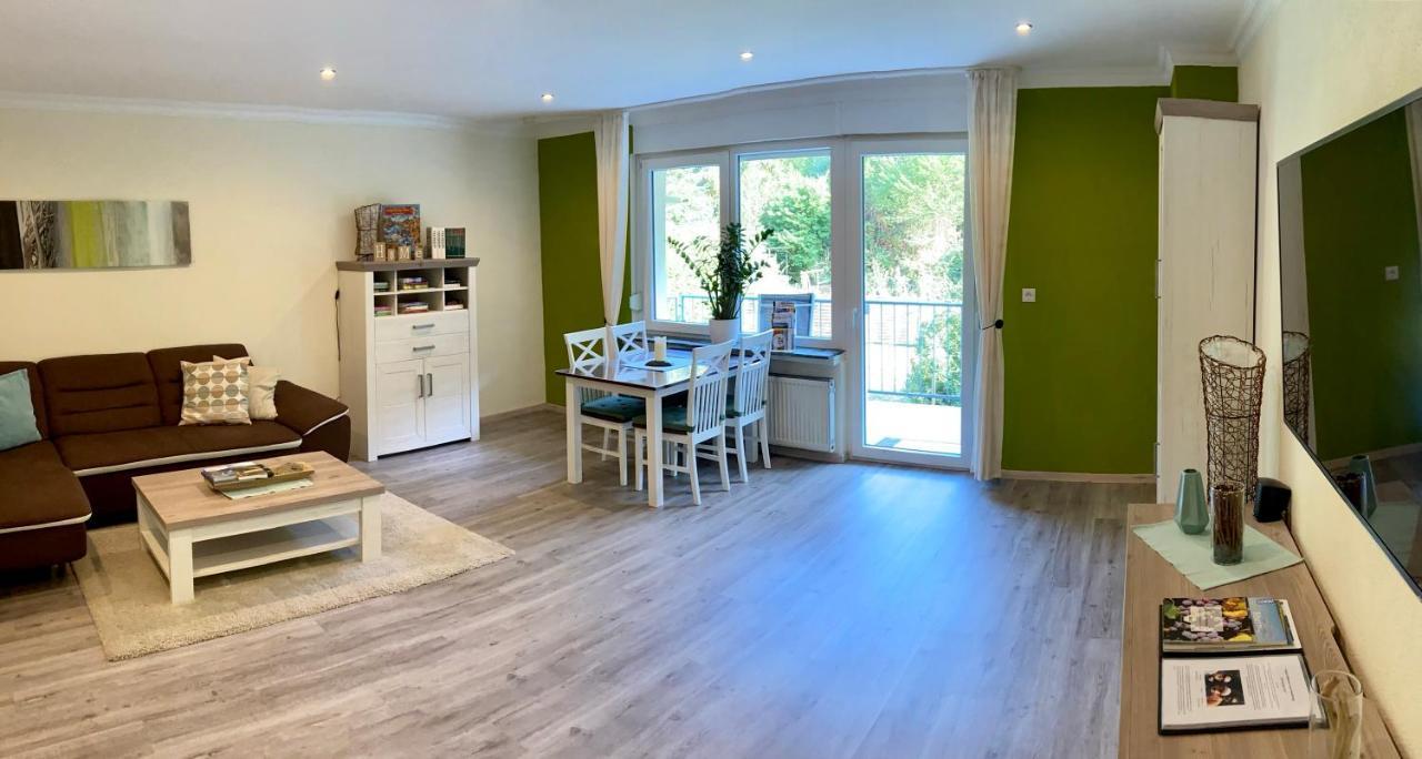 Roosartige Ferien - Ferienwohnung Am Weiherturm باشاراش المظهر الخارجي الصورة
